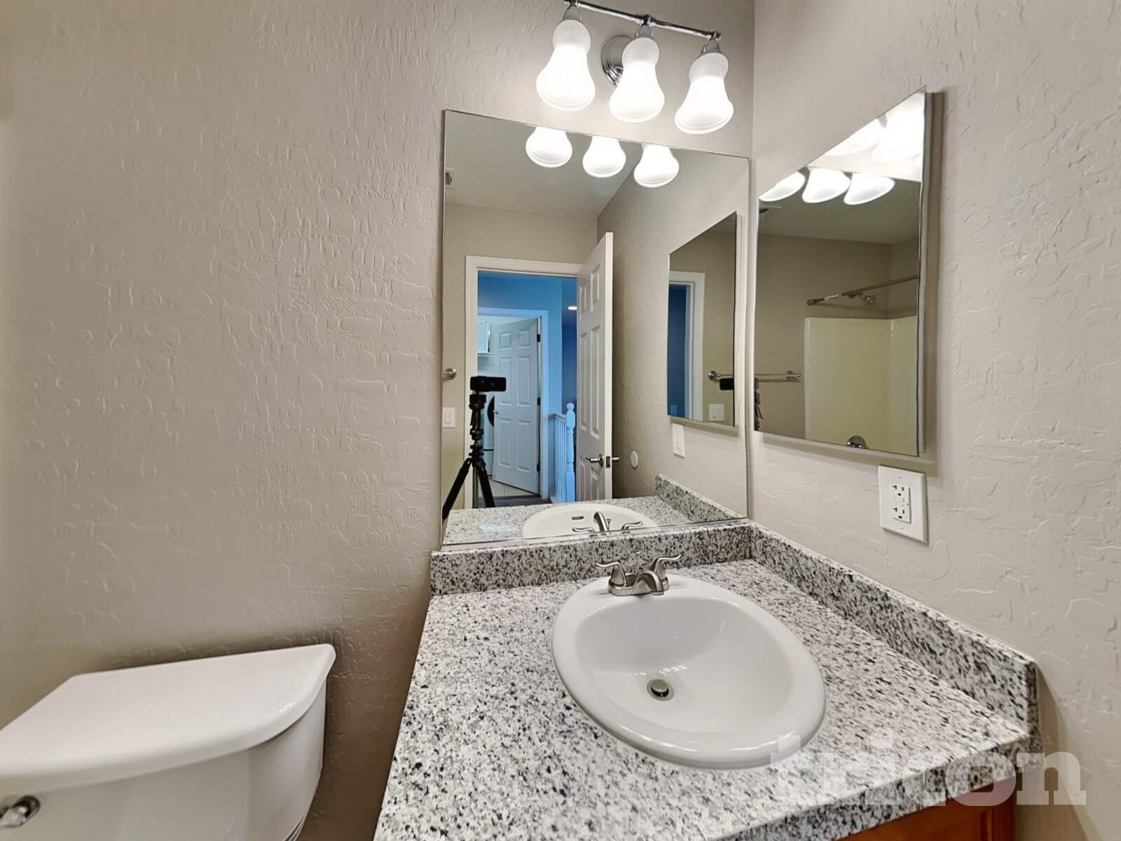 Building Photo - 10728 Khalua Ave