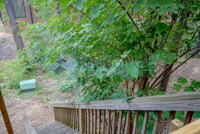 Building Photo - Spacious Townhome with Wood-Burning Fireplace, Large Deck & Storage Room , Convenient North Ridge...