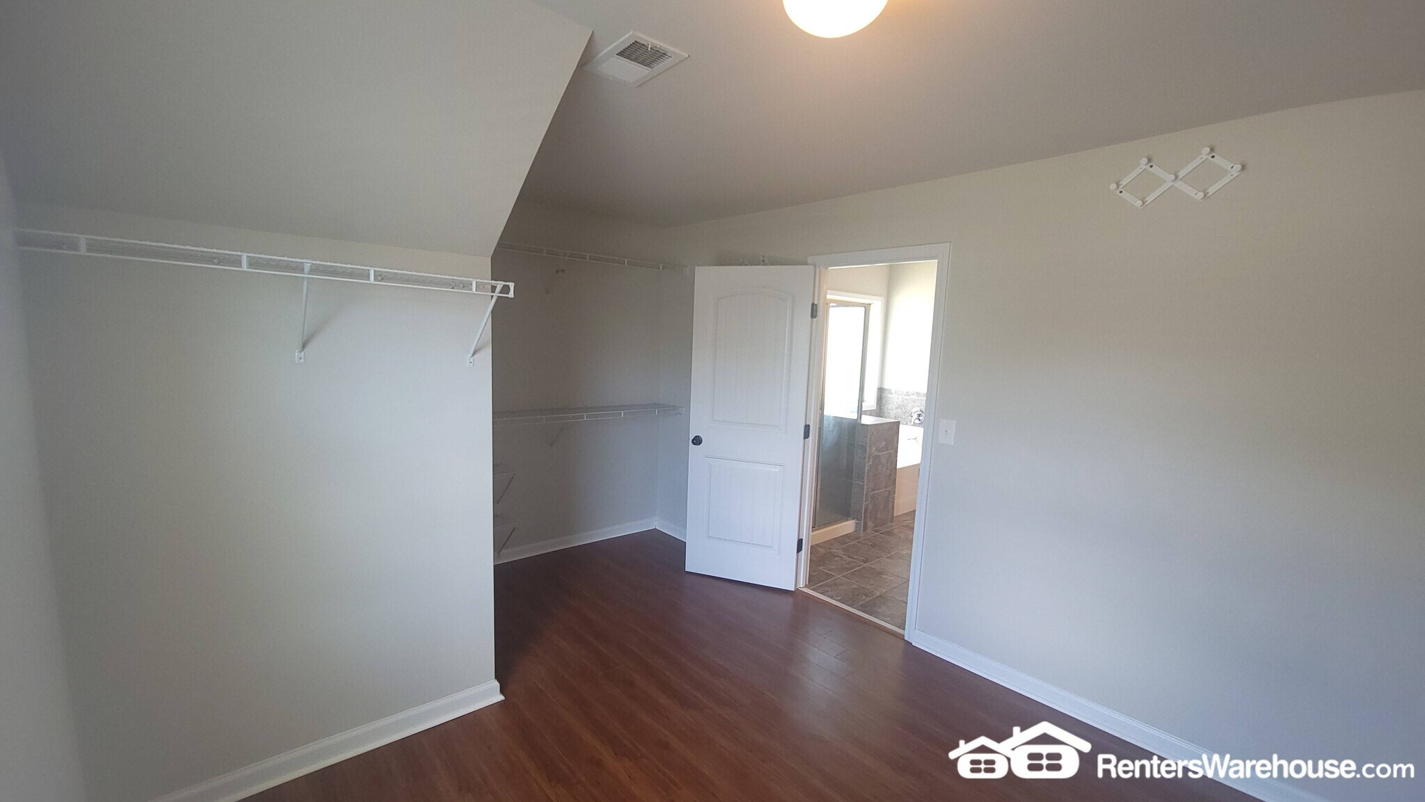 Building Photo - 2851 Summit Valley Dr
