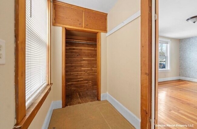 Building Photo - 63 Moran St