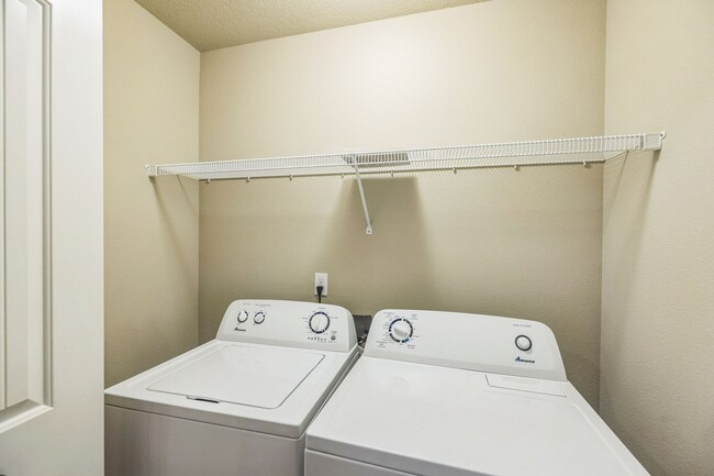 Building Photo - $500 gift card with lease signed by 7/10/25