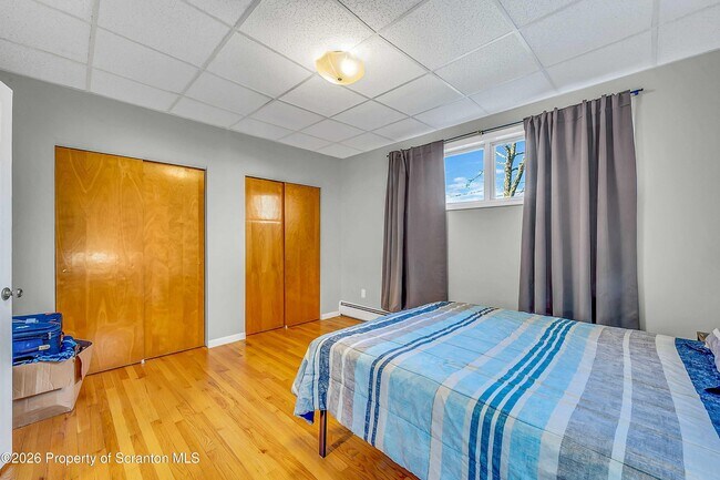 Building Photo - 801 Moosic Rd