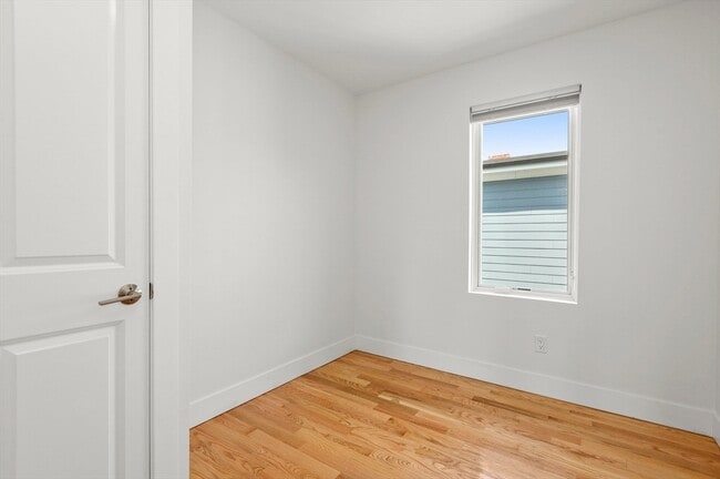 Building Photo - 42 Dennis St