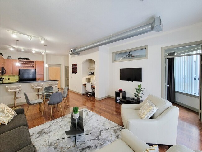 Building Photo - 1901 Post Oak Blvd