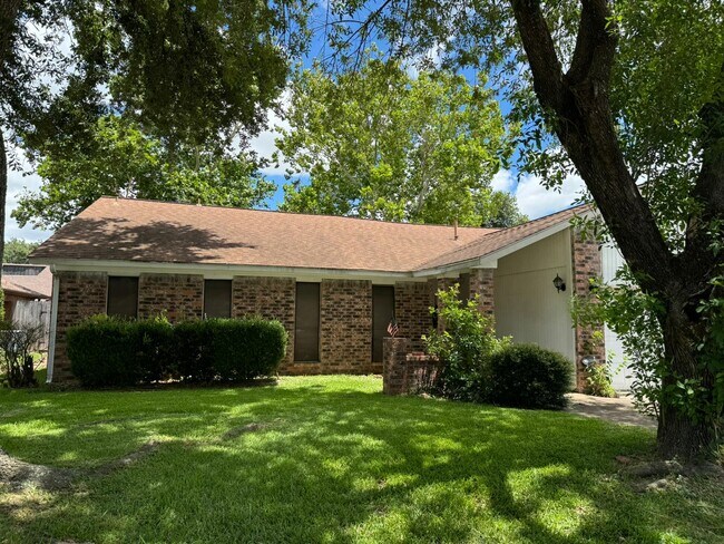 Building Photo - 5222 Valleyview Dr