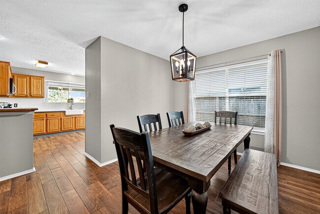 Building Photo - 930 Holly Hall Dr