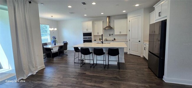 Building Photo - 18410 Blue Heron Cir