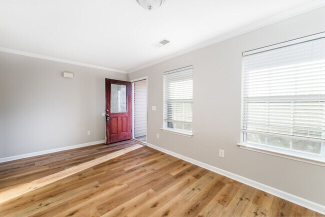 Building Photo - Spacious 5-Bed, 3.5-Bath Residence with 4,003 Sqft, Master on 1st Floor, Elegant Design, & Versat...