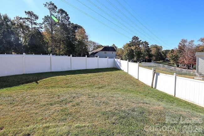 Building Photo - 10122 Victoria Blake Dr