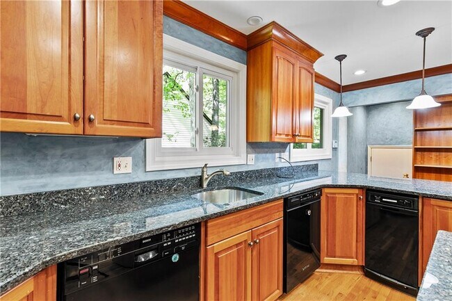 Building Photo - 755 Nile Dr