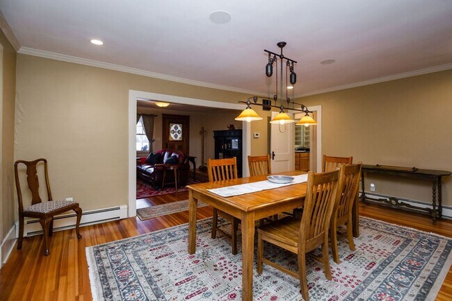 Building Photo - 2 Bedroom + Office, 3 Bath in Old Town Fort Collins