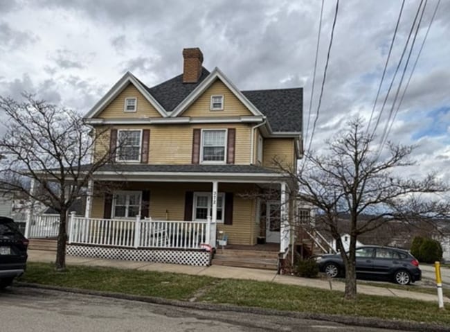 Primary Photo - 372 Braddock Ave