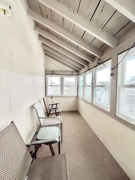 Building Photo - 81 Cresthill Rd