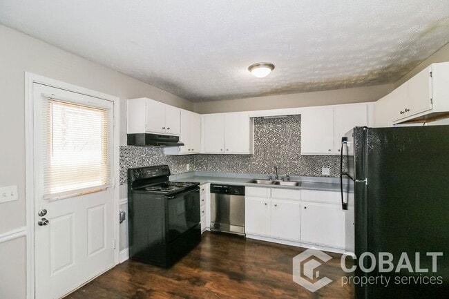 Building Photo - 3515 Creekview Pl