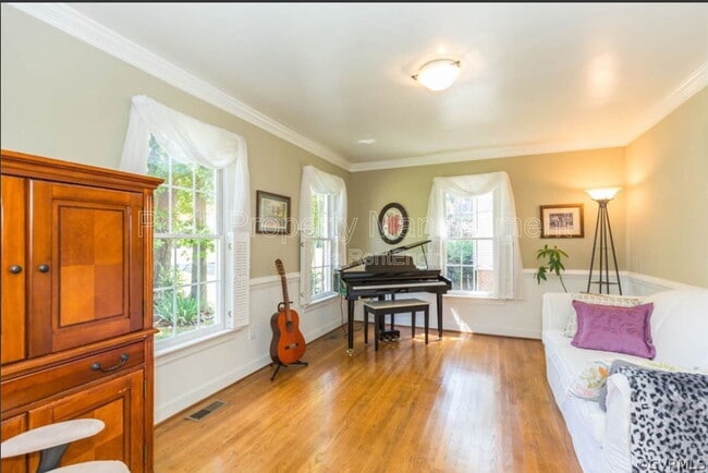 Building Photo - 12005 Sunrise Rd