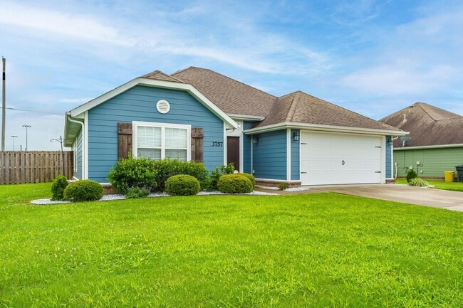Building Photo - Modern 3-Bed Home in Prime Springdale Location