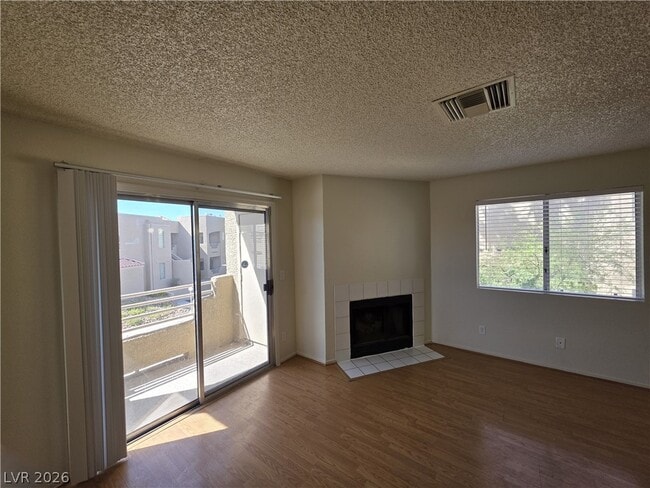 Building Photo - 2200 Highpointe Dr