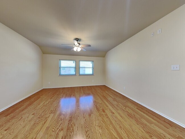 Building Photo - 1032 Bending Oak Dr