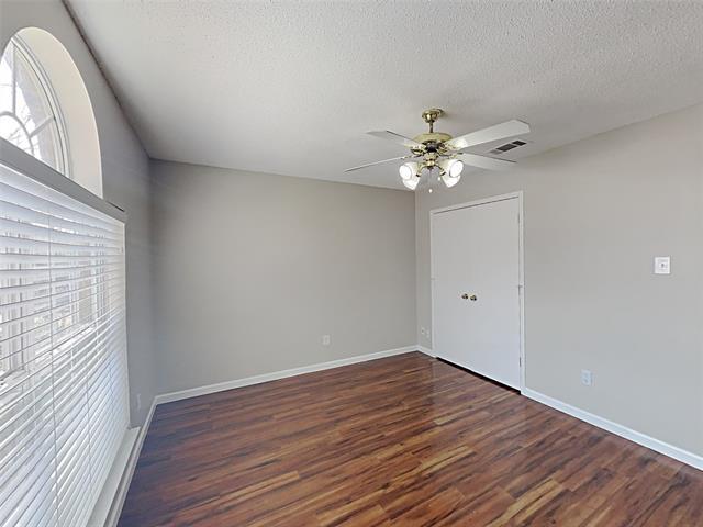 Building Photo - 613 Oak Hollow Trail