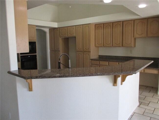 Building Photo - 2902 Desert Vista Dr