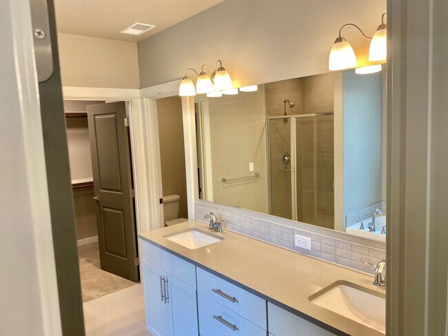 Building Photo - 61357 SE Matthew St