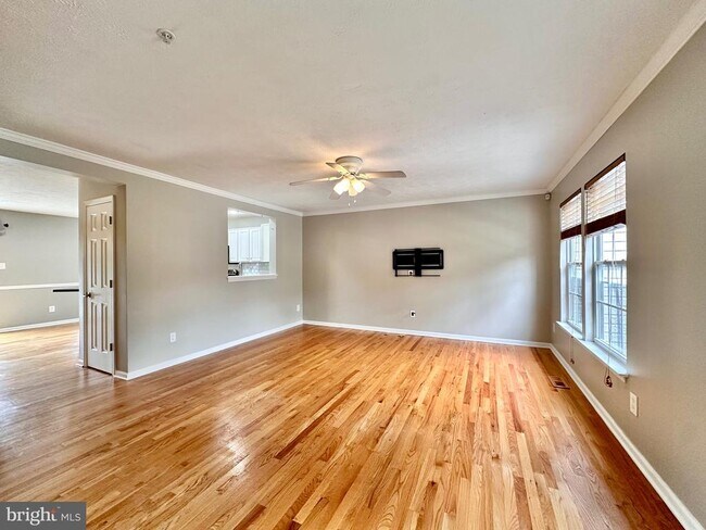 Building Photo - 2107 Mardic Dr