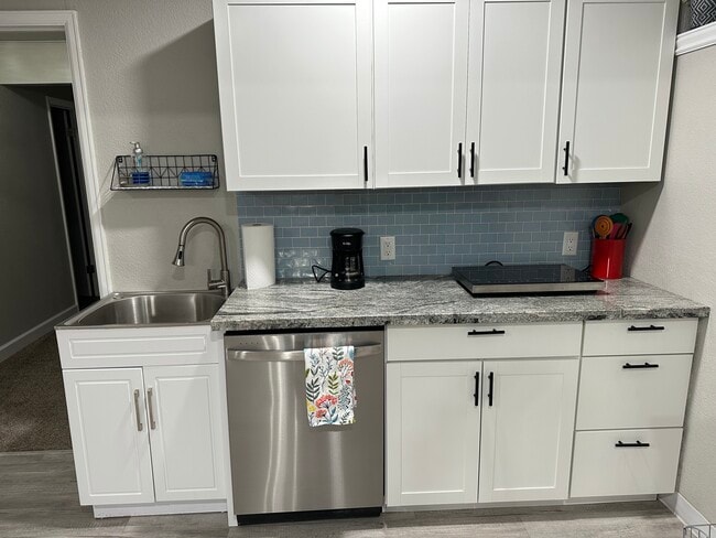 Building Photo - 11916 Barrett St