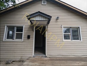 Building Photo - Charming 2 Bed 1 Bath Home in Buhl – Priva...