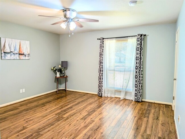 Building Photo - 9702 Harrowgate Dr