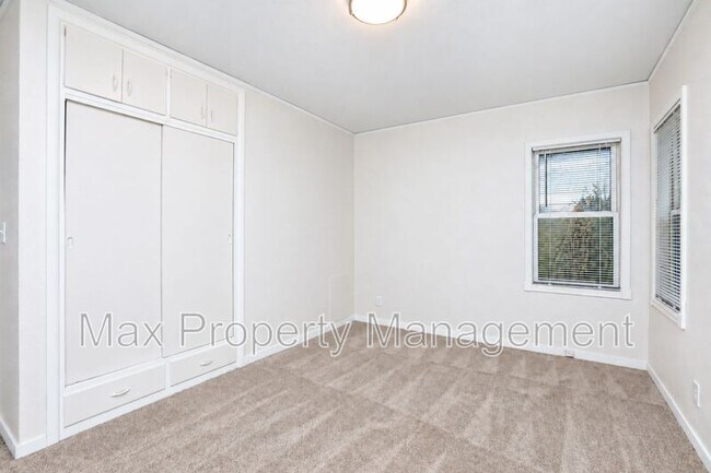 Building Photo - 6306 Sherrick Ave