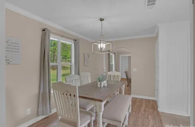 Building Photo - FRESH! Open AND NEAR THE CROSS LAKE BOAT LAUNCH!