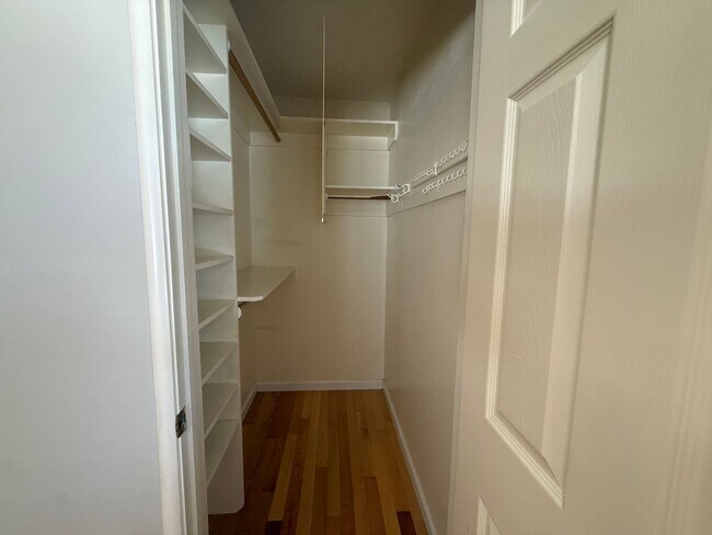 Building Photo - 5536 Fern Dr