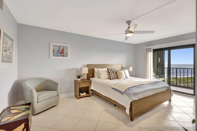 Building Photo - 801 S Ocean Dr