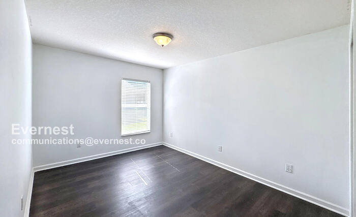 Building Photo - 692 Sea Holly Dr