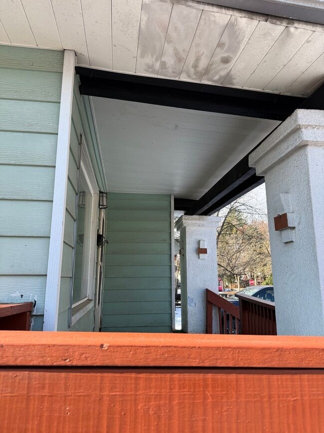 Building Photo - SECTION 8 AND EDEN ACCEPTED! Charming 2-Bedroom Home in the Heart of Akron!!