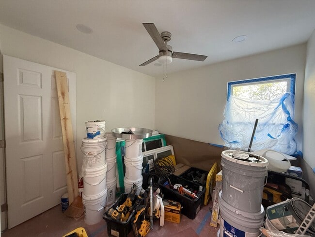 Building Photo - BRAND NEW REMODEL (2026) - Large 9 Bedroom House on Faber