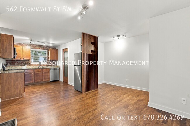 Building Photo - 562 Formwalt St SW