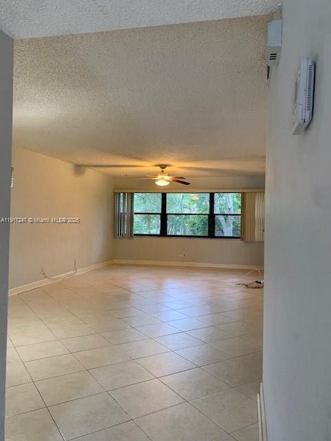 Building Photo - 2906 SW 21st Terrace