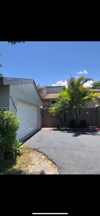 Building Photo - 11041 SW 113th Pl