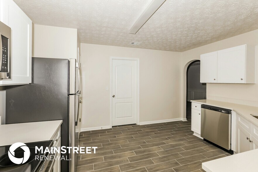 Building Photo - 7471 Garnet Dr