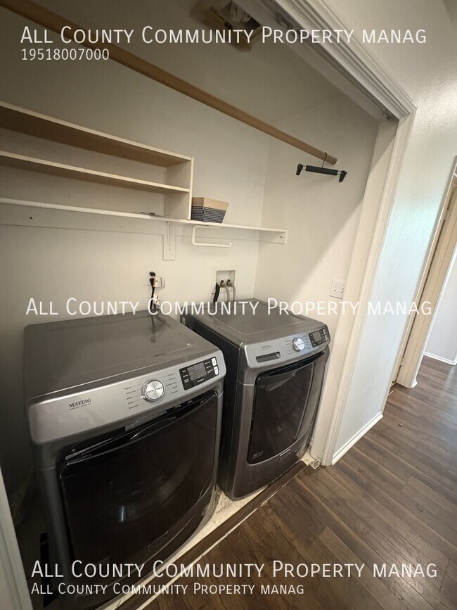 Building Photo - 39560 Bonaire Way