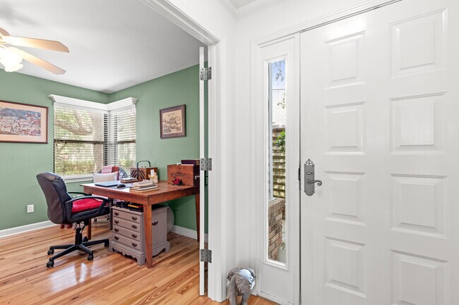 Building Photo - 1224 Deerwood Dr