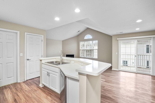 Building Photo - 5027 Stratford Pine Ln