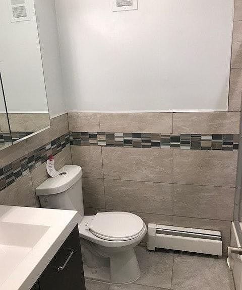 Building Photo - "Charming 3-Bedroom Oasis with 2 Full Bath...