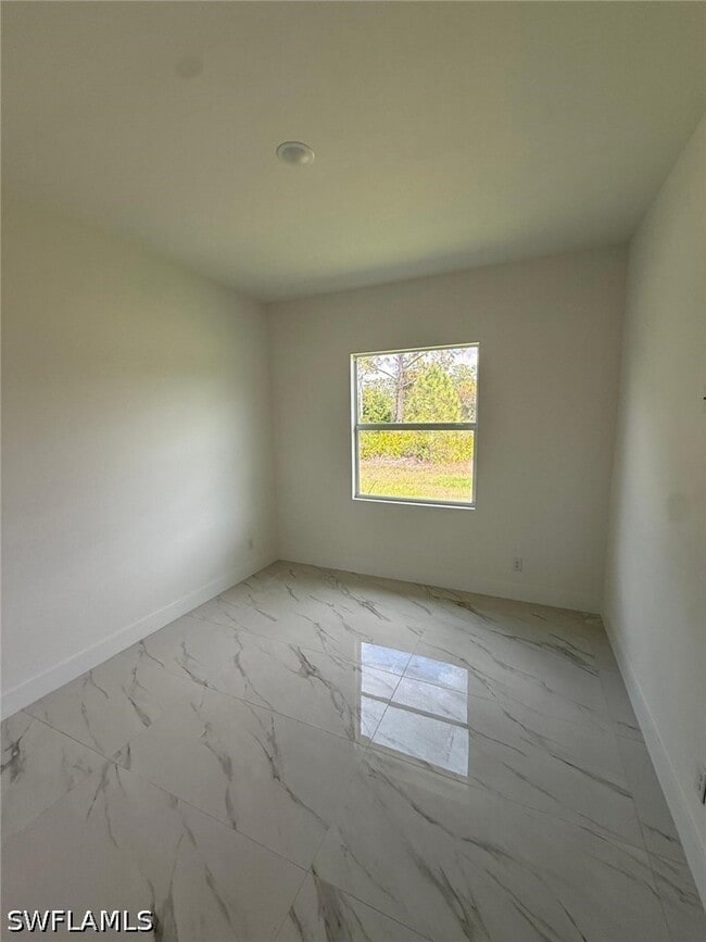 Building Photo - 1089 Eisenhower Blvd