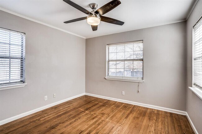 Building Photo - 1026 Cliffdale Ave