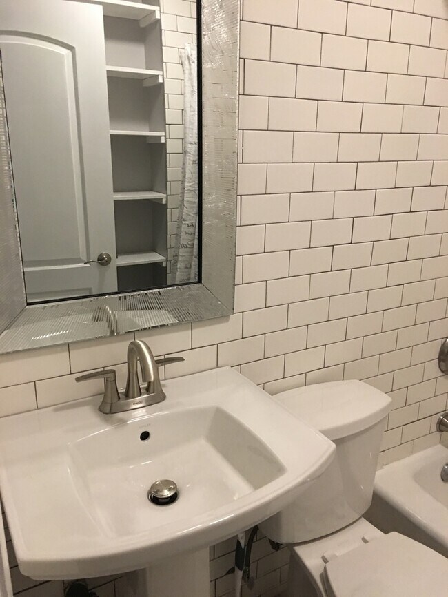 Building Photo - 146 N Brockway St