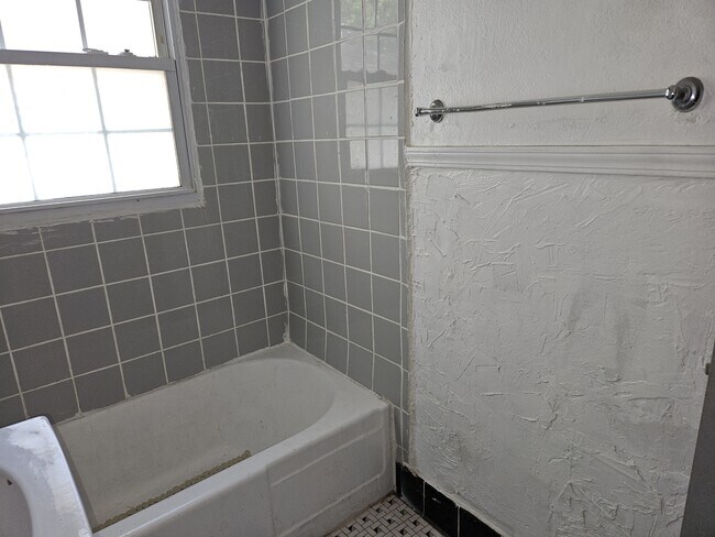 Building Photo - 3113 Drexel Ct
