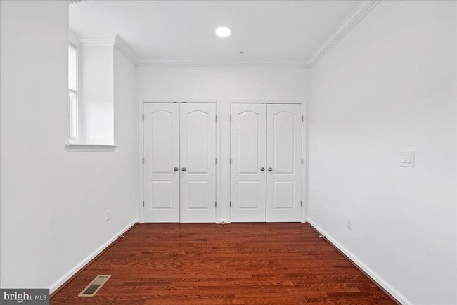 Building Photo - 702 Sentry Square