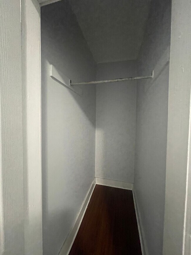 Building Photo - Remodeled 2 Bed/1 Bath home off 23rd!